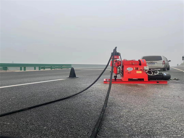 东升镇马路路基路面开裂下沉注浆加固灌浆